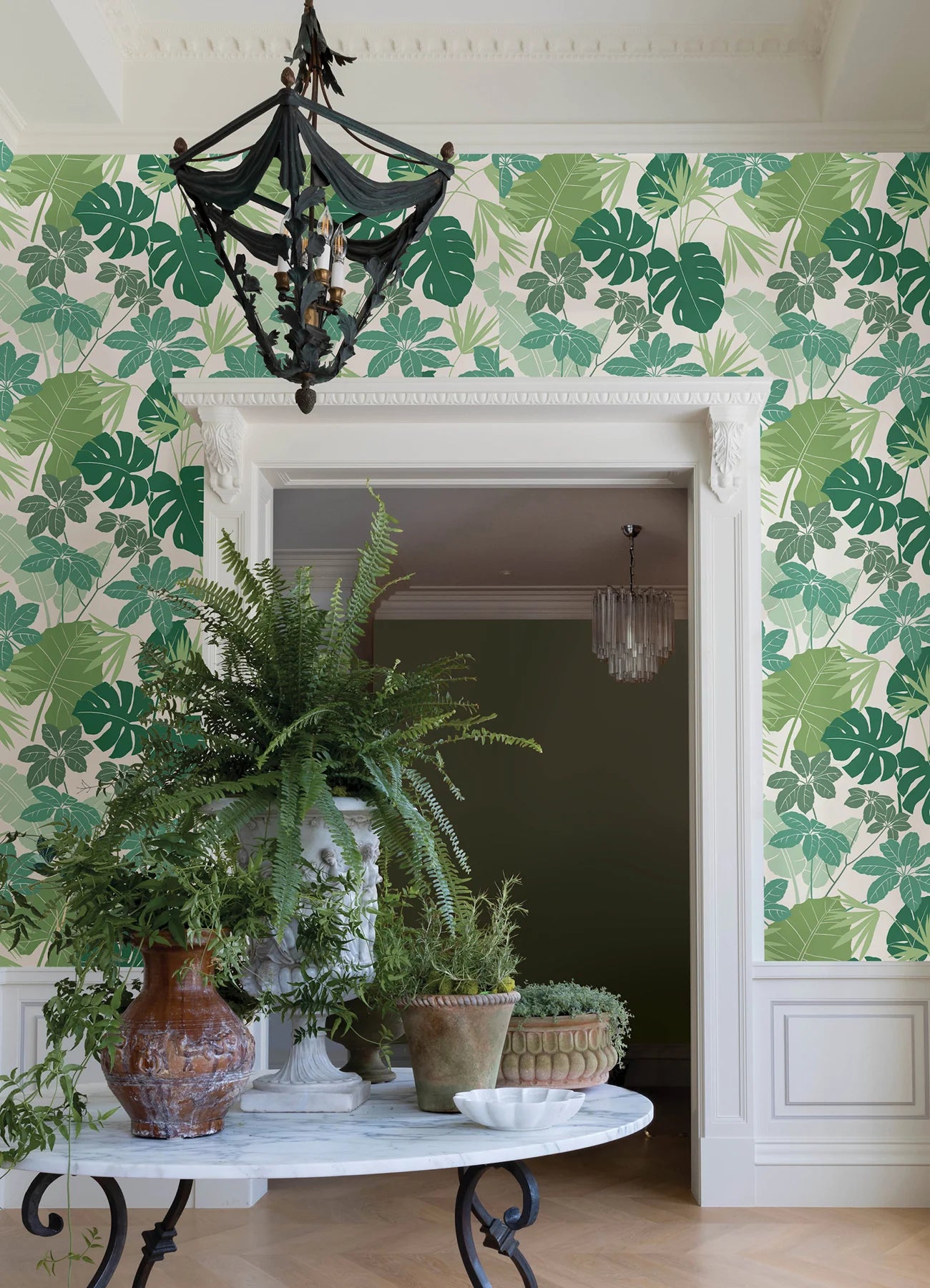 Medellin Neutral Rainforest Floor Wallpaper (green)