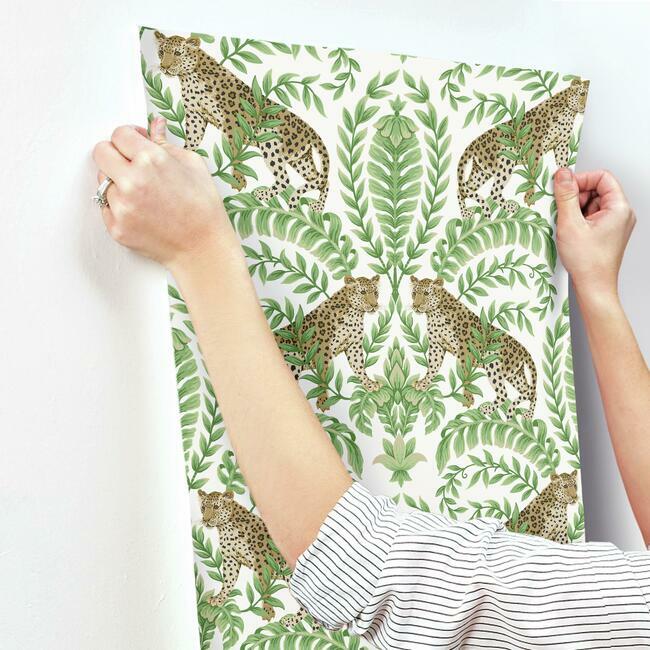 Jungle Leopard Wallpaper (White/Green)