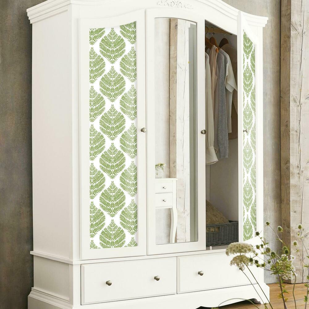 Hygge Fern Damask Peel and Stick Wallpaper (Green)