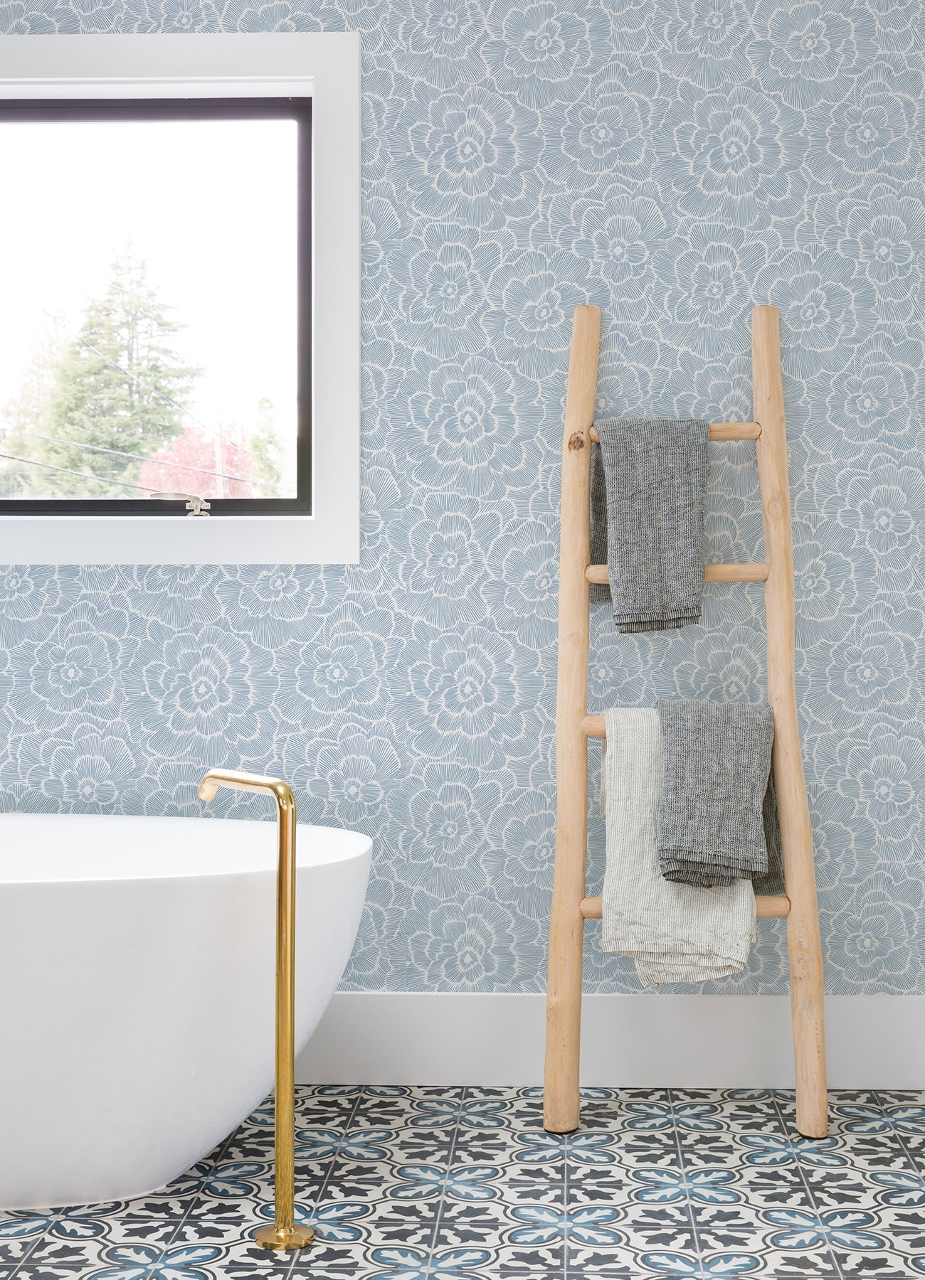 Periwinkle Blue Textured Floral Wallpaper (Blue)