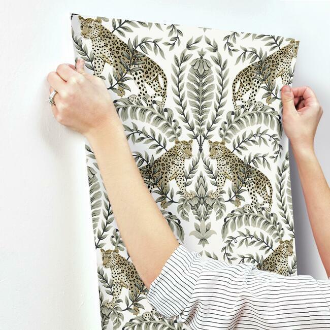 Jungle Leopard Wallpaper (White/Black)