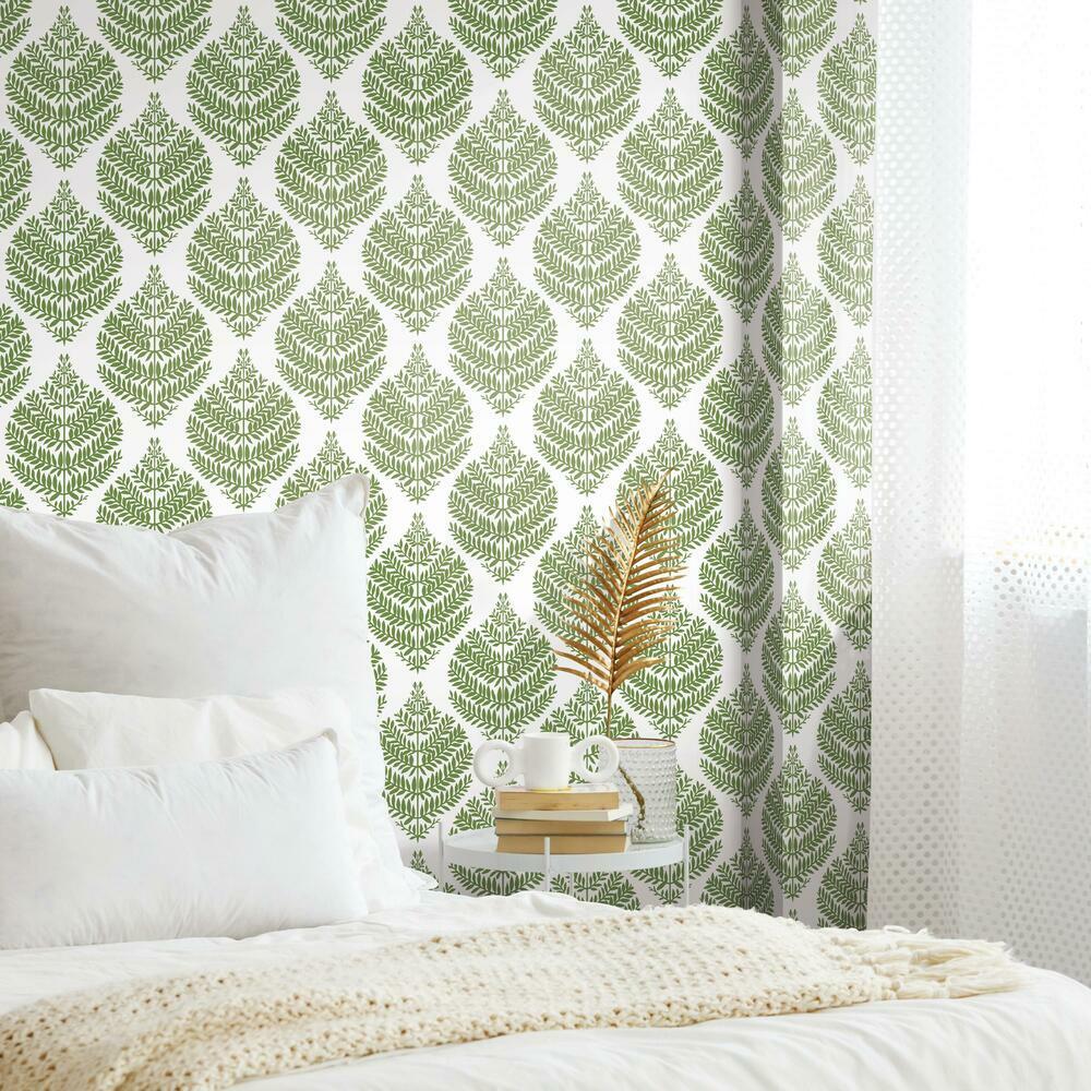 Hygge Fern Damask Peel and Stick Wallpaper (Green)